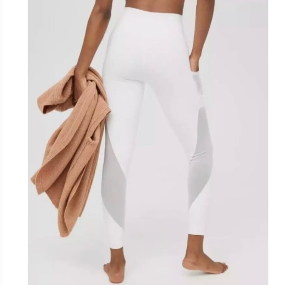 Aerie Offline Leggings Goals Hi-Rise 7/8 Leggings in White Size Small